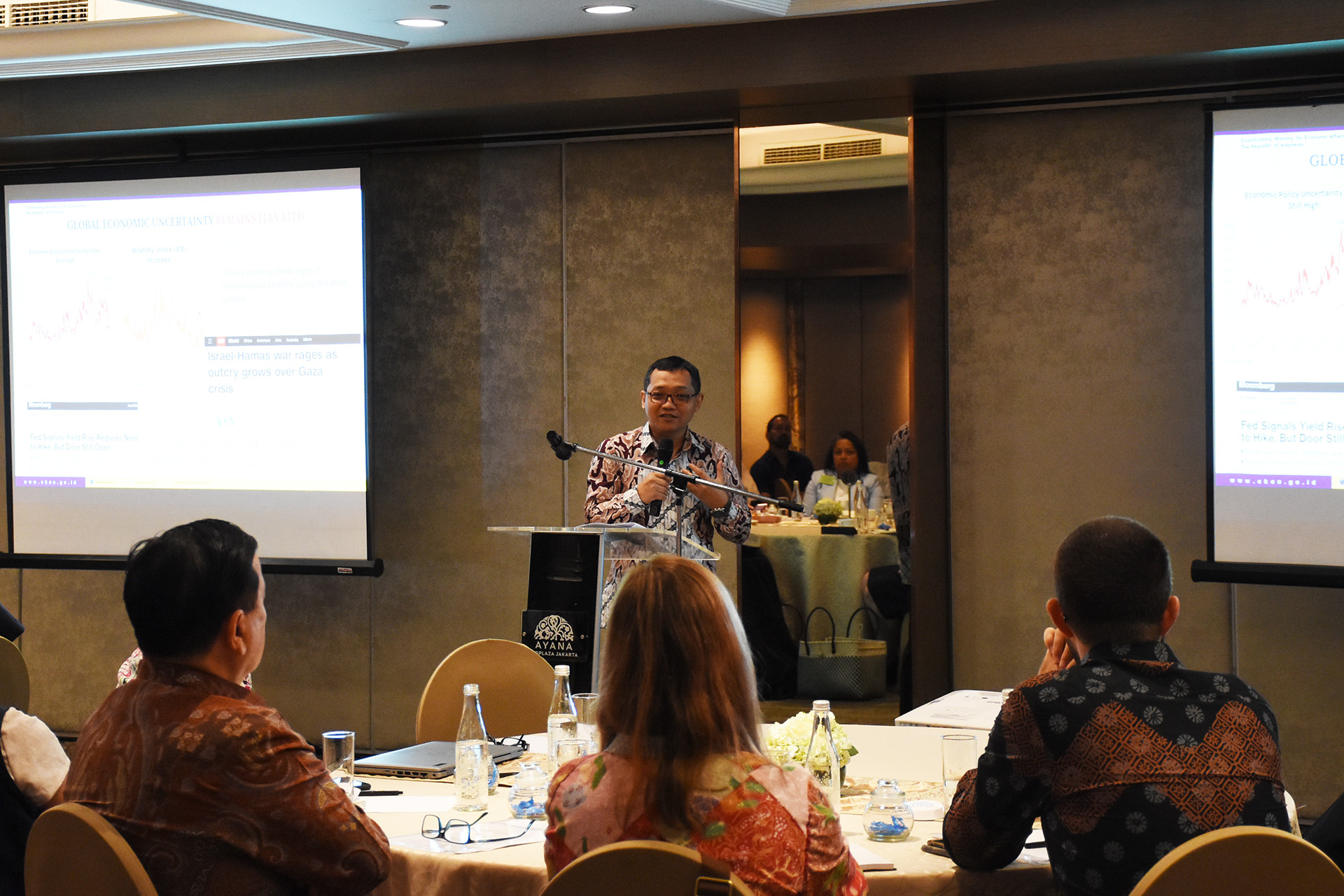 CMEA Deputy for Macroeconomic and Financial Coordination Dr Fery Irawan shares a macroeconomic update with collaboration partners.